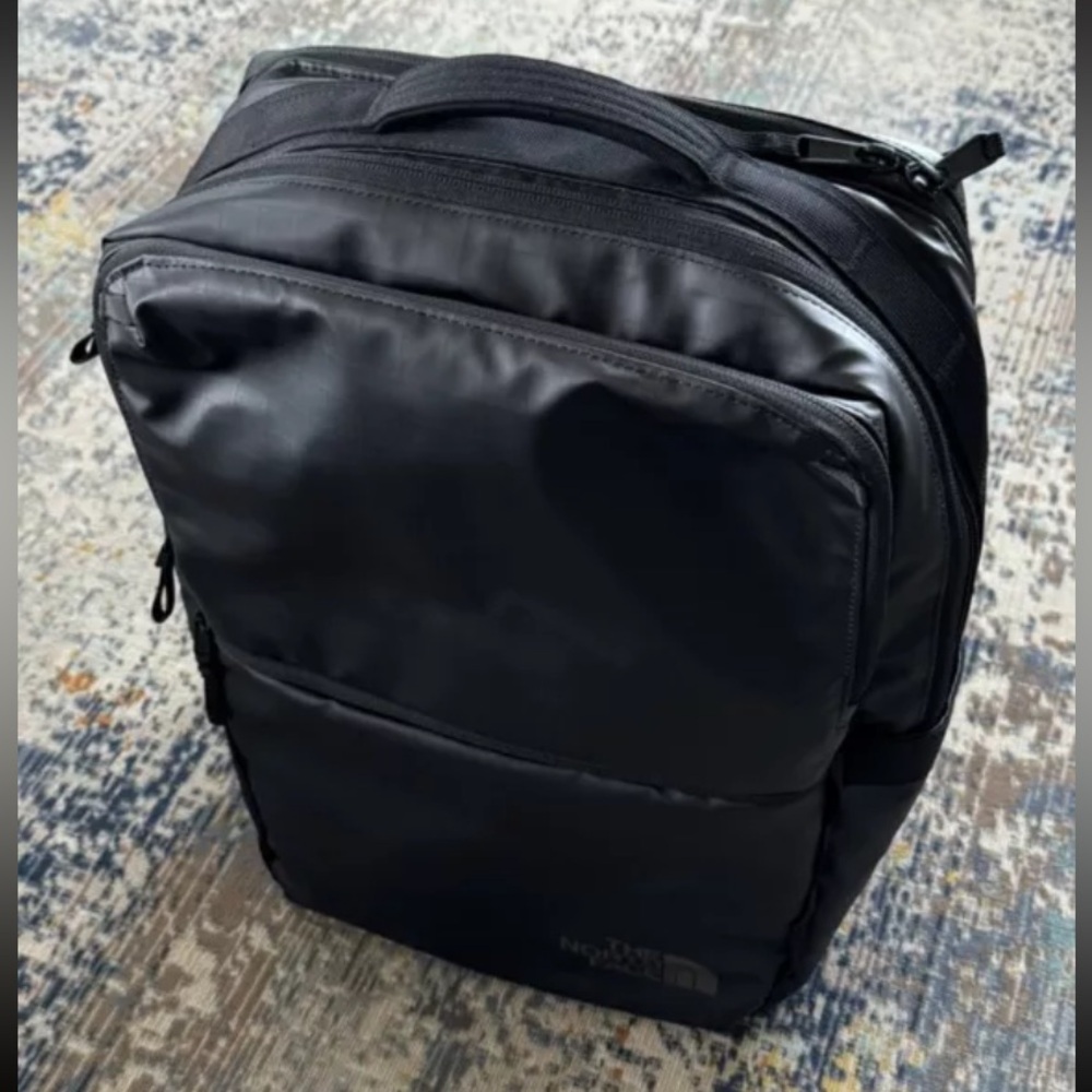 NFS North Face Base Camp Voyager Daypack 26L Rare All Black